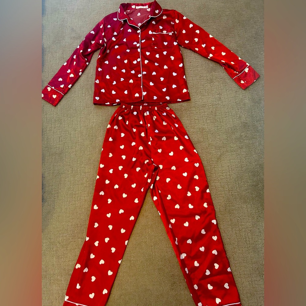 Super cute Valentines pajamas size S